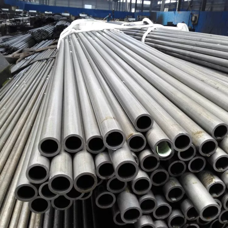 Plastic iactaret frigus-advolvit inconsutilem ferro pipe